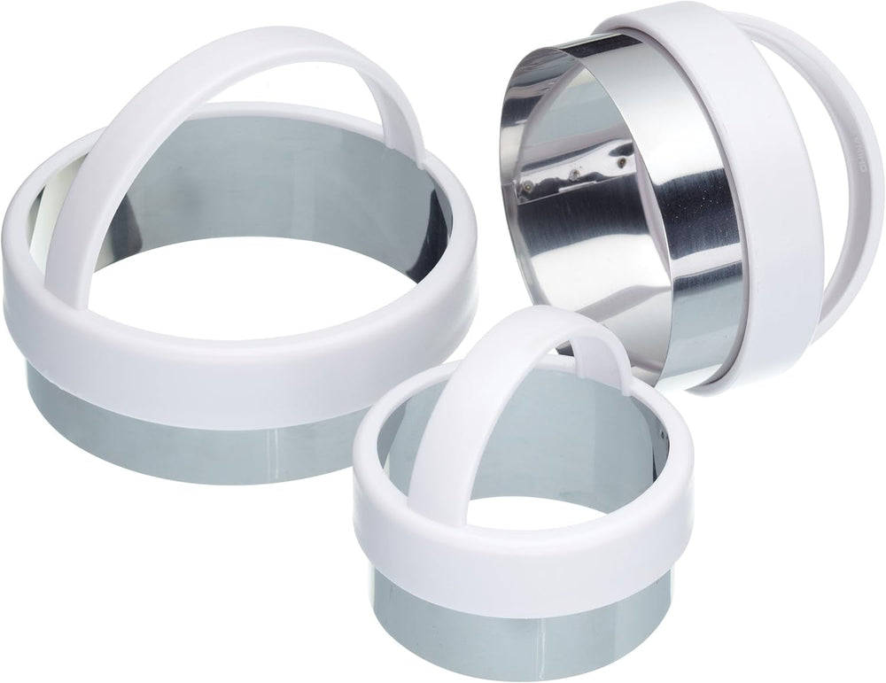Forme rotunde pentru biscuiți KitchenCraft din oțel inoxidabil cu mânere din plastic, set de 3: 5 cm, 6 cm, 7,5 cm, suprapunibile