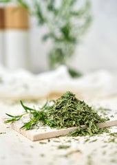 Fuchs Gewürze - Estragon gerebelt - französisches Kraut zur Verfeinerung von Saladen, Sauce Hollandaise oder Rührei - naturalne składniki - 10 g w wiederverwendbarer, recyclebarer Dawka