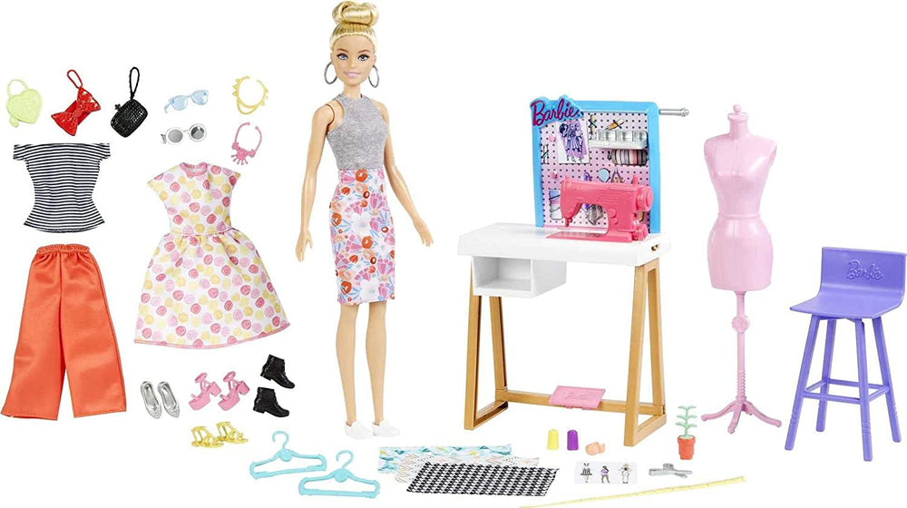 Barbie HDY90 - păpușă designer de modă (30,40 cm) și studio, 25+ accesorii de design și modă, birou de design, scaun, mașină de cusut, model de țesătură, manechin și multe altele, jucării de la 3 ani Papusi Naty Shop Titlu implicit