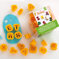 , 0255084 Kleines Buchstaben- und Zahlen-Ausstechformen-Set 2 X H 1,6, Das ideale Set zur Herstellung von Fondant- oder Gummidekorationen, Made in Italy, 36 Stück-Packung.