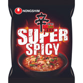 NONGSHIM - Makaron błyskawiczny czerwony pikantny - 6 X 120 GR - Opakowanie zbiorcze