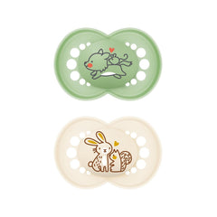 Suzete MAM Original, pachet de 2, suzete pentru bebeluși prietenoase cu dinții, fabricate din materiale sustenabile și bioregenerabile, tetine din silicon MAM SkinSoft, cu cutie pentru suzetă, 6-16 luni, Lup/Iepure