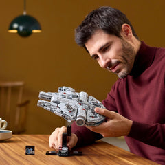LEGO Star Wars Sokół Millennium Zestaw na 25. rocznicę dla dorosłych Statek do zbudowania Nowa nadzieja Kolekcjonerski model statku kosmicznego Prezenty dla mężczyzn i kobiet 75375 Zestawy do budowania Besuche den LEGO-Store