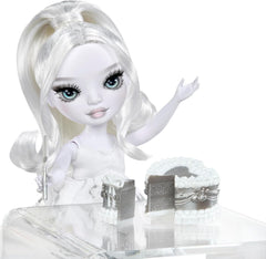 Păpușă Rainbow High Shadow High Girl's Night – Natasha Zima – Păpușă la modă de 28 cm în nuanțe de gri, păr alb și ținută argintie cu accesorii și pieptene – Pentru colecționari și copii cu vârsta de 6 ani și peste
