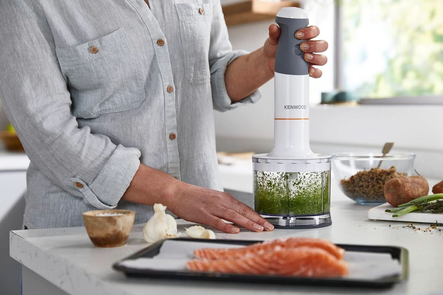 Kenwood Stabmixer HBM40.302WH, Triblade System Mit 3 Klingen, 1 Geschwindigkeit + Turbo, Metallstab 20 Cm, Inklusive Schneebesen, Messbecher, Zerkleinerer 0,5 L, 850 W, Weiß Mama si Copilul Naty Shop