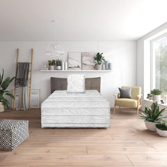 Podstawowy komplet pościelowy Traumnacht Green składający się z kołdry na cały rok 135 x 200 cm + poduszki 80 x 80 cm, certyfikat Oeko-Tex, wyprodukowany zgodnie z niemieckimi standardami jakości. Kołdry i kołdry Naty Shop Komplet pościeli całorocznej 135 x 200 cm