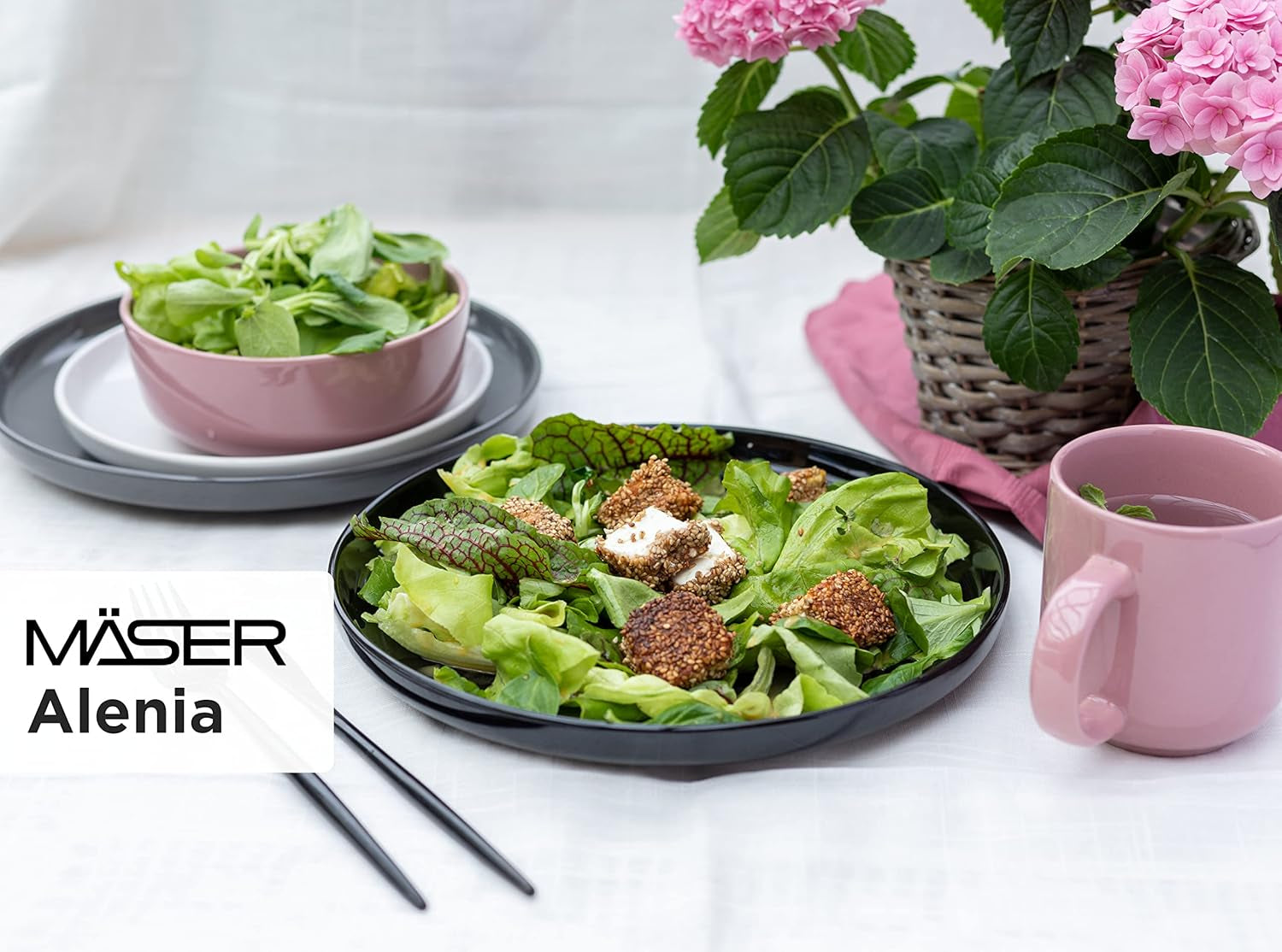 MÄSER 931961 Serie Alenia, Geschirr Set Für 4 Personen in Modernem Skandinavischem Design, 16-Teiliges Kombiservice Aus Keramik in Schwarz, Steinzeug Seturi vesela masa Naty Shop