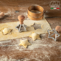Set de forme pentru ravioli și biscuiți MARCATO, aparat de făcut ravioli, formă pentru biscuiți, lemn masiv și fontă, fabricat în Italia, formă de stea 65 mm + formă de floare 70 mm