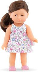 Corolle 9000240020 - Romy brunetka Les Trends Mini Corolline 20cm, francuska lalka z urokiem i zapachem wanilii, 20 cm