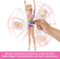 Set de joacă distractiv Barbie pentru gimnastică cu bârnă de echilibru și peste 10 piese tematice pentru povești câștigătoare, HRG52