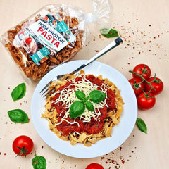 Best Body Nutrition Pasta proteinowa 6 x 200 g - Fit4Day High Protein Tagliatelle - 61% białka, niskowęglowodanowe, wegańskie i bez laktozy, bez soi - wysokiej jakości białko grochu - dla diet niskowęglowodanowych