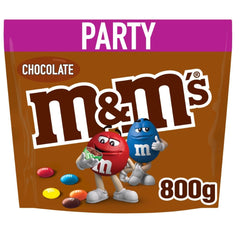 Duże opakowanie czekoladowych M&M's, chrupiąca czekoladowa soczewica z kolorową polewą cukrową, Party Mix, 1 x 800g, cukierki z motywem futbolu amerykańskiego