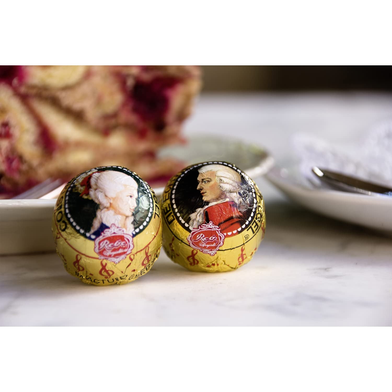 Rebel, Duet Mozart Kugeln, opakowanie 2 szt., kulki Mozarta z ciemnej czekolady nadziewane pistacjami i marcepanem, migdałami i nugatem z orzechów laskowych, 40g (2 kulki Mozarta)