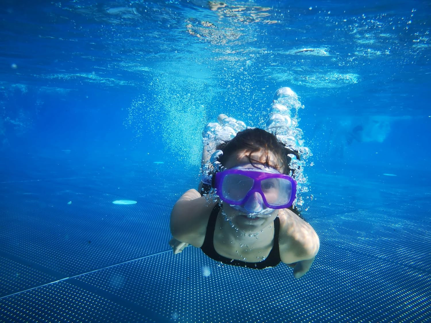 Jednorazowe pieluszki do pływania Rozmiar 7 - 36 sztuk - Dyskretne, oddychające i przyjazne dla skóry - Pieluszki do pływania dla niemowląt - Zapewniają bezpieczeństwo podczas pływania - 18-30kg