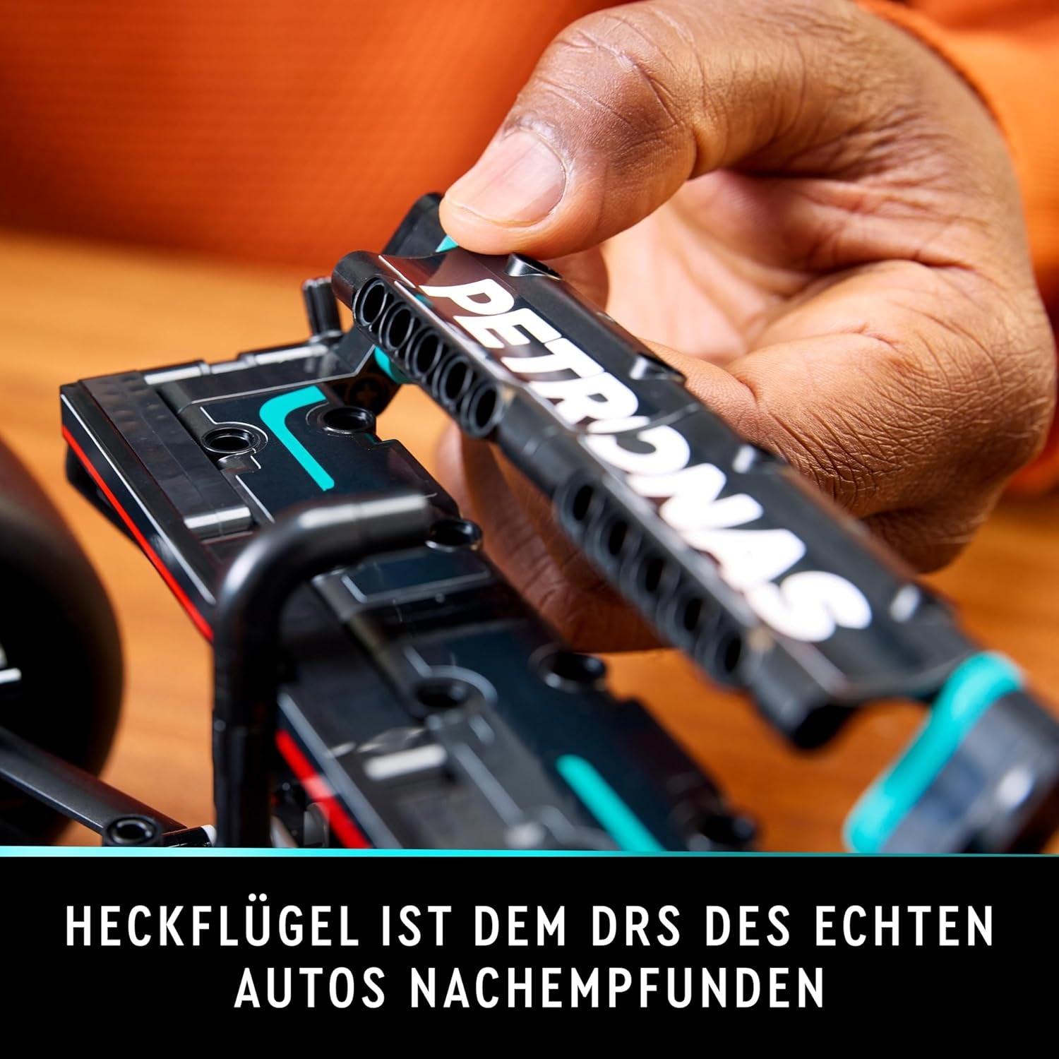 Set de performanță LEGO Technic Mercedes-Amg F1 W14 E pentru adulți, model de mașină de curse la scară, obiecte de colecție pentru casă sau birou, cadouri Formula 1 pentru bărbați, femei 42171 Seturi de constructie Besuche den LEGO-Store
