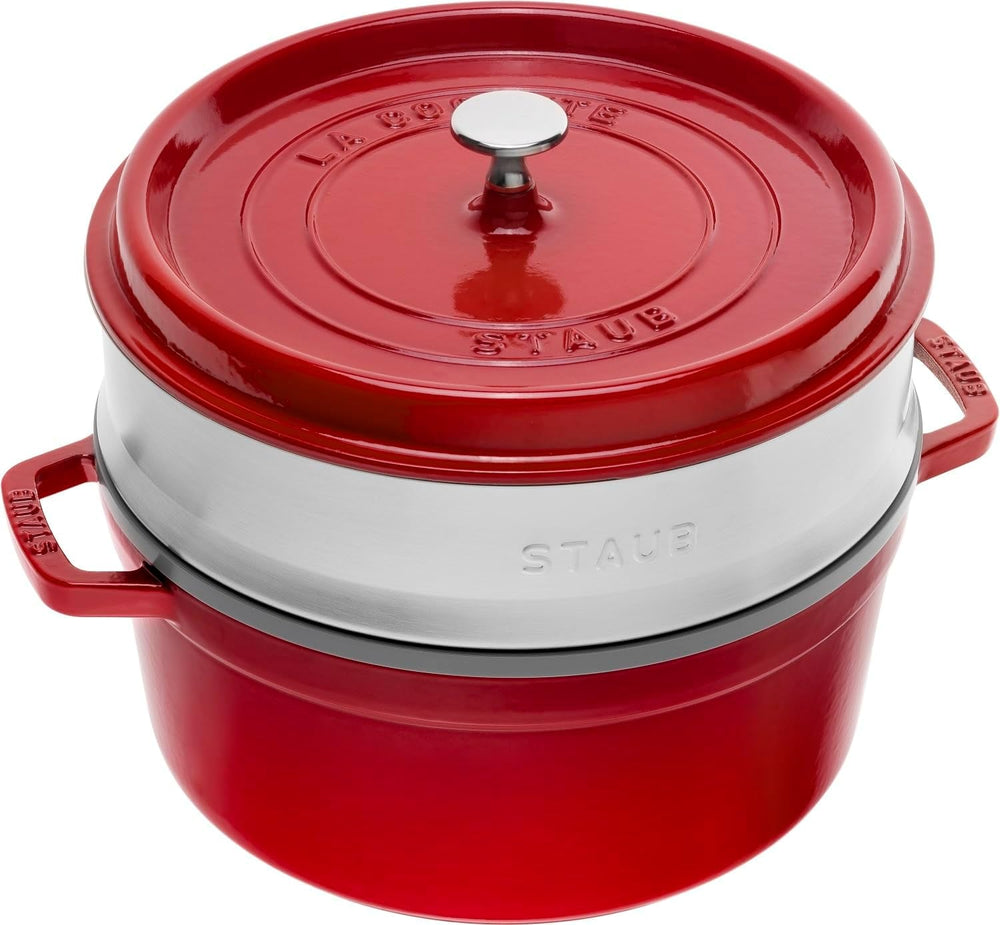 STAUB Gusseisen Bräter/Cocotte, Mit Dämpfeinsatz Aus Edelstahl, Rund 26 Cm, 5,2 L, Aromaregen Funktion Für Optimale Befeuchtung, Für Alle Herdarten Inkl. Indukcja i Backofen, Kirschrot, Rot Formy i blachy do pieczenia Naty Shop Rot