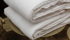 COLAS NORMAND - Ekologiczna kołdra - ciepła - 240 X 220 cm - koperta i wypełnienie z butelek pochodzących z recyklingu - miękka, jedwabista i wygodna - staranne wykonanie Kołdry i kołdry Naty Shop