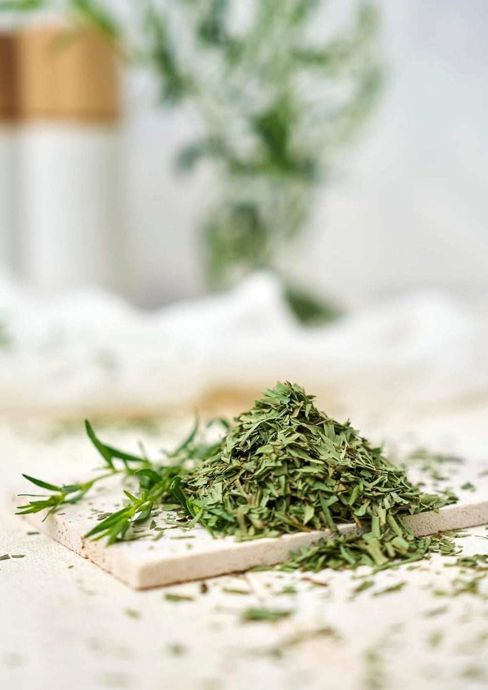 Fuchs, estragon, zioła francuskie do uszlachetniania sałatek lub sos holenderski, 10 gramów Condimente Naty Shop