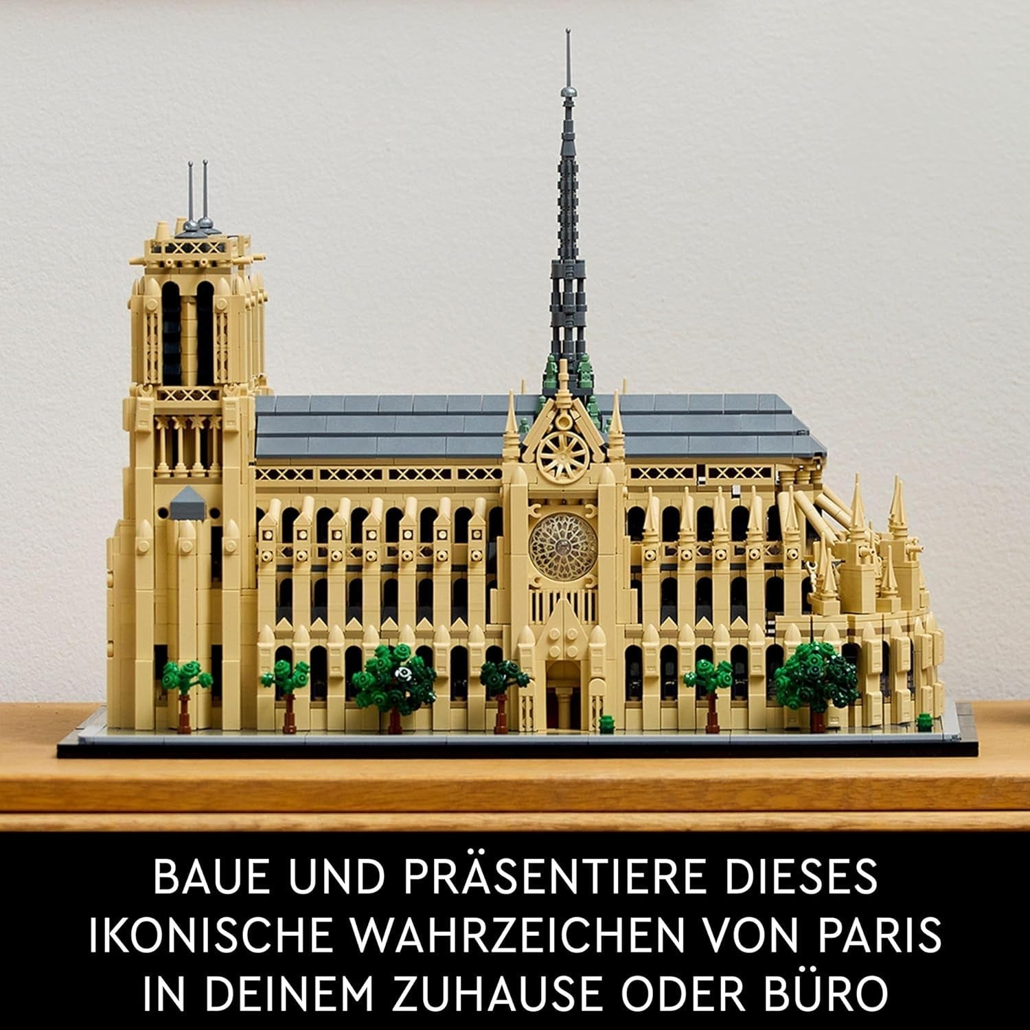 LEGO Architecture Notre-Dame De Paris, piesă de colecție pentru adulți, suvenir din Franța, cadou pentru femei, bărbați, globetrotteri și toți pasionații de istorie, model arhitectural 21061 Seturi de constructie Besuche den LEGO-Store
