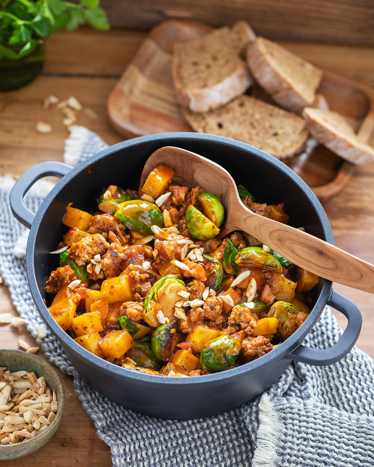 MAGGI Fix für Bauern-Topf mit Minkfleisch, Würzmischung, mit natürliche Ingredient*, für 2 Porcje, 1 opakowanie (1 x 39 g)