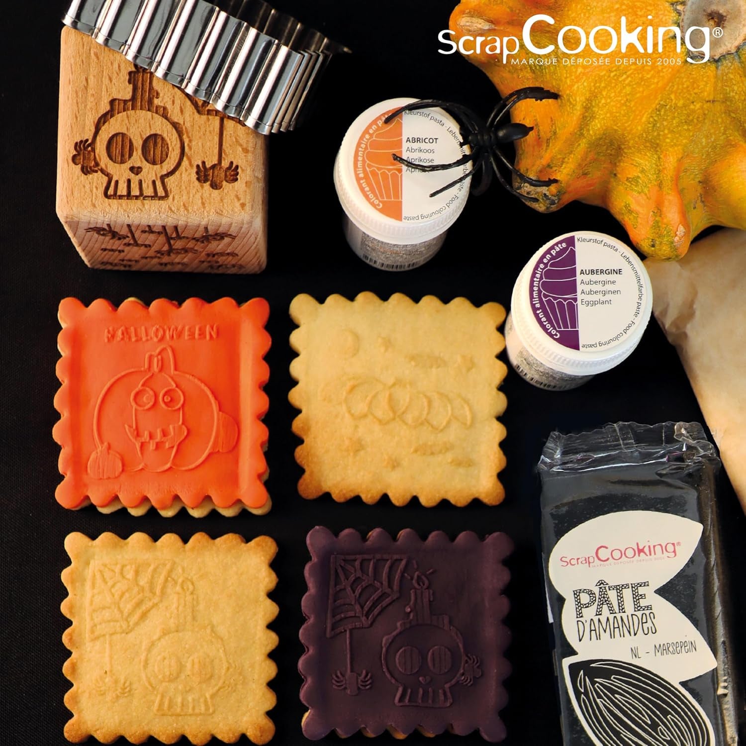 ScrapCooking – Gebäckstempel aus Holz mit Halloween-Mustern – mit 1 Keksausstecher und Würfelausstecher mit 5 erhabenen eingravierten Gesichtern – 5298