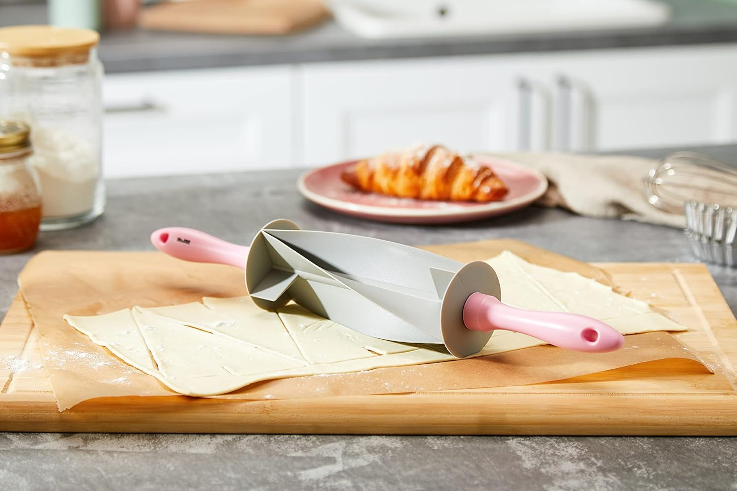 RODILLO CORTADOR DE Croissant, plastik, szaro-różowy, 18 x 18 x 10 cm
