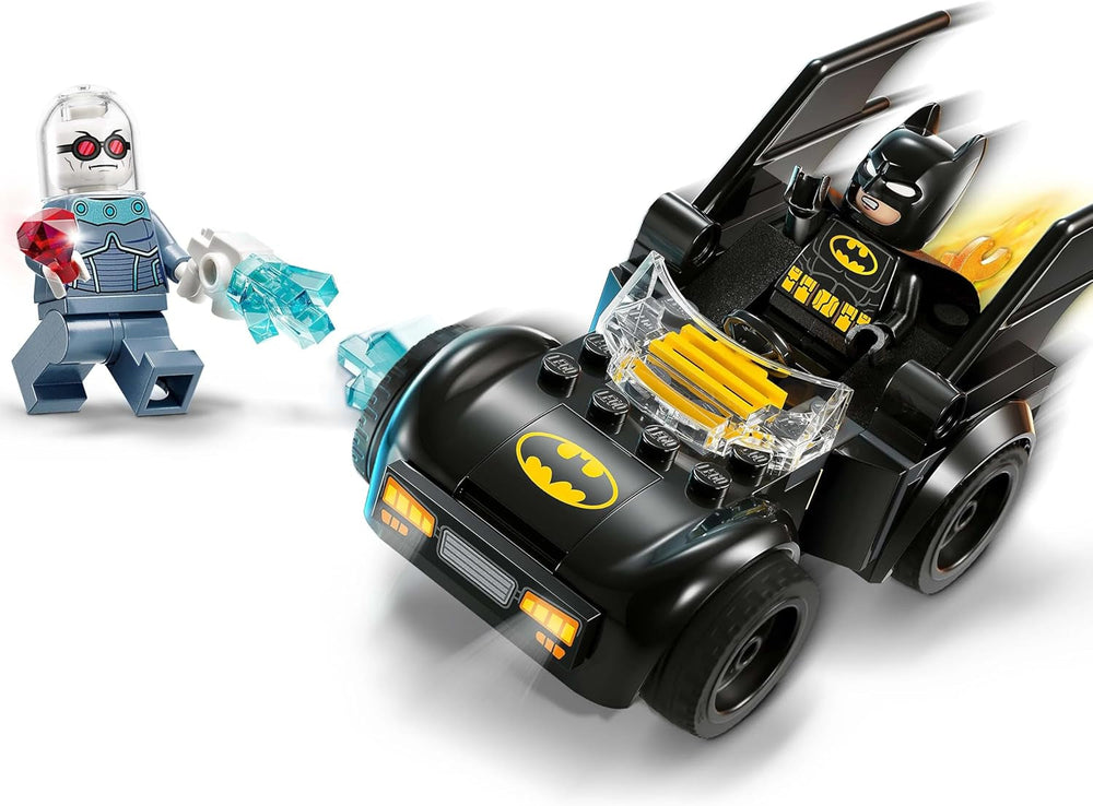 LEGO DC Batman: Batman i Batmobil kontra. Pan Freeze — Zabawkowy samochód superbohatera z 2 minifigurkami — Miotacz lodu z elementami ognia — Prezent dla chłopców i dziewcząt od 4. roku życia 76301 Zestawy do budowania Besuche den LEGO-Store