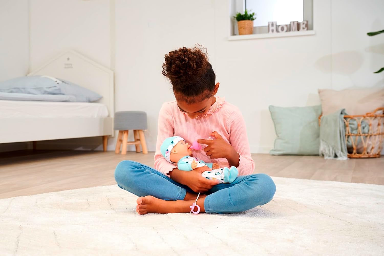 Păpușă nou-născută, elefantuleț, din vinil, cu funcție de băut și udare, biberon și suzetă, 30 cm, de la 2 ani