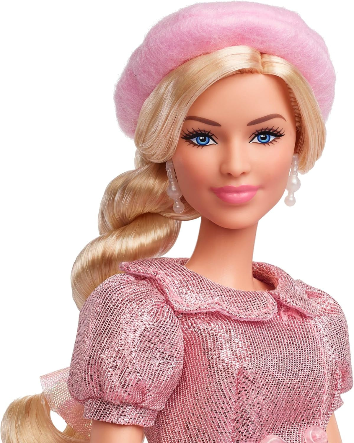Păpușa Barbie The Movie, bazată pe film, Margot Robbie în rolul lui Barbie, figurină de colecție în bluză roz și fustă de tul, cu coafură stilizată și bijuterii asortate, JBJ53