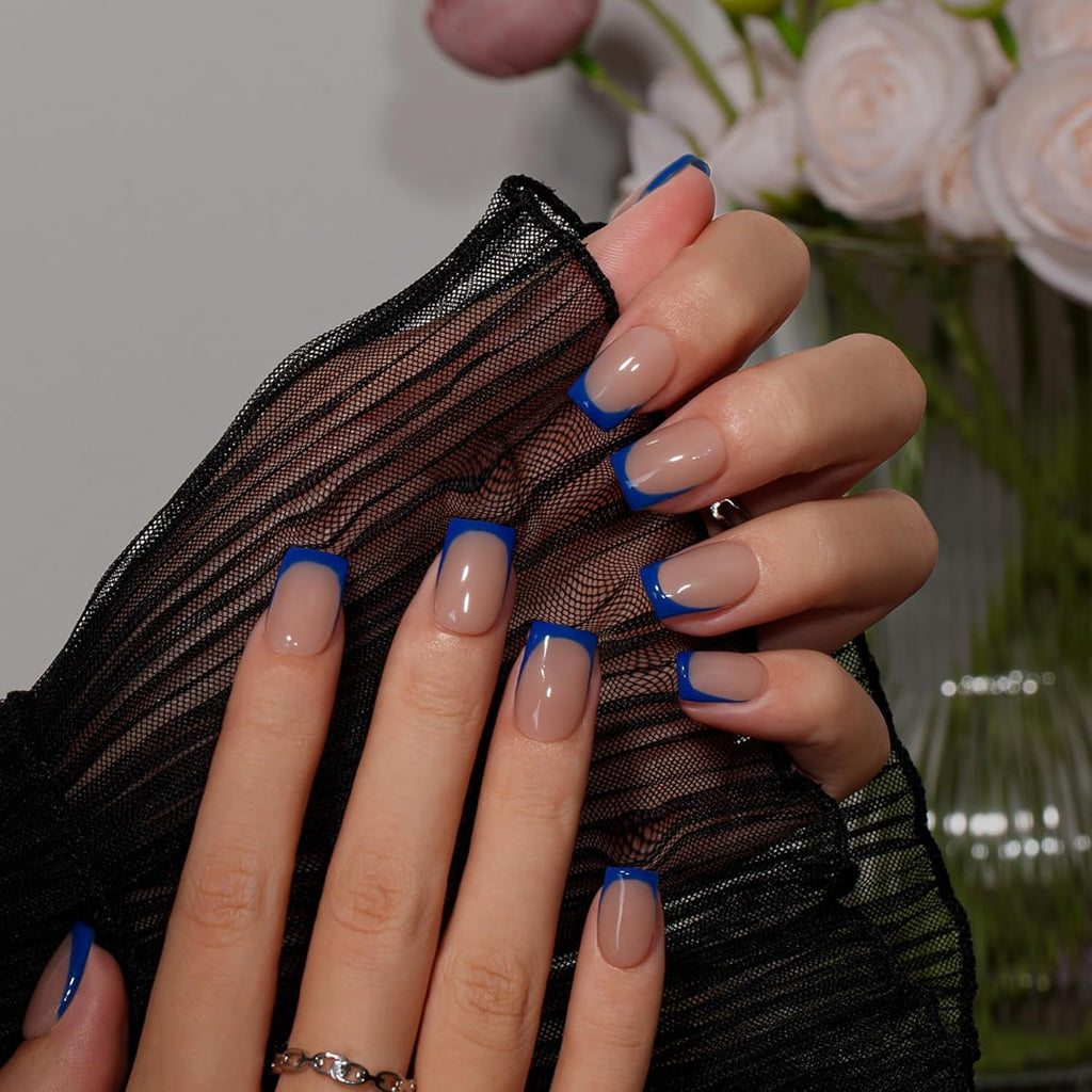 Unghii false cu vârf francez scurt – 30 de bucăți de unghii negre pentru a le lipi pe unghii scurte pătrate, unghii false cu vârf francez cu lipici, set unghii artificiale pătrate pentru femei