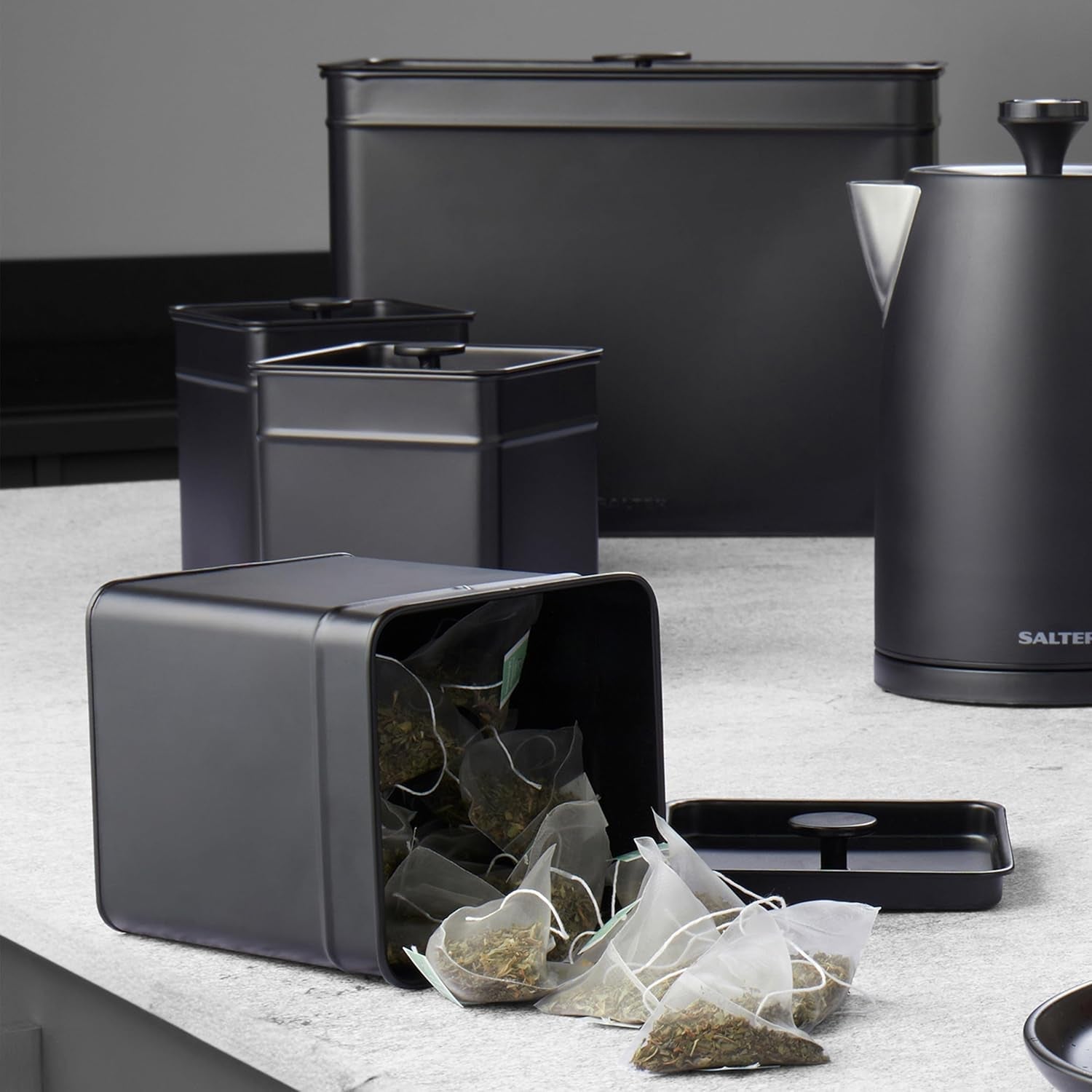 Salter BW12614EU7 Set de cutii de depozitare Kuro - 4 recipiente de bucătărie, pâine/ceai/cafea/zahăr, cutii pătrate de organizare, ușor de curățat, păstrează alimentele proaspete, negru Cutii depozitare alimente Naty Shop