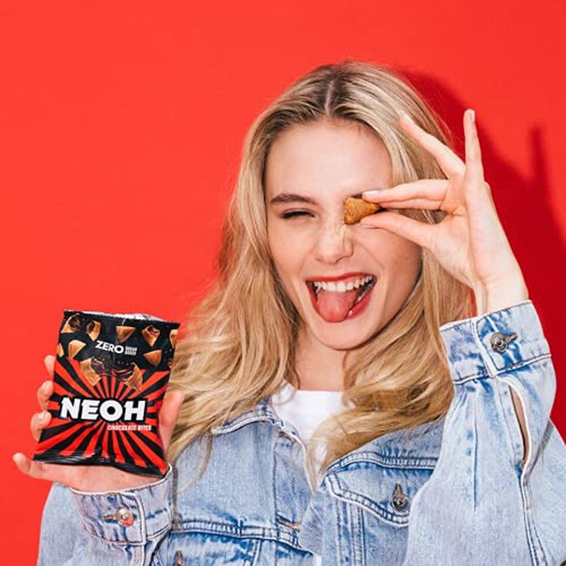 NEOH Czekoladowe Kawałki | Bez dodatku cukru, 100kcal w porcji, chrupiące kawałki z kremowym nadzieniem z orzechów laskowych i kakao, idealne na wynos lub jako zamiennik musli | Keto, Niska zawartość węglowodanów | Opakowanie 3 x 29 g