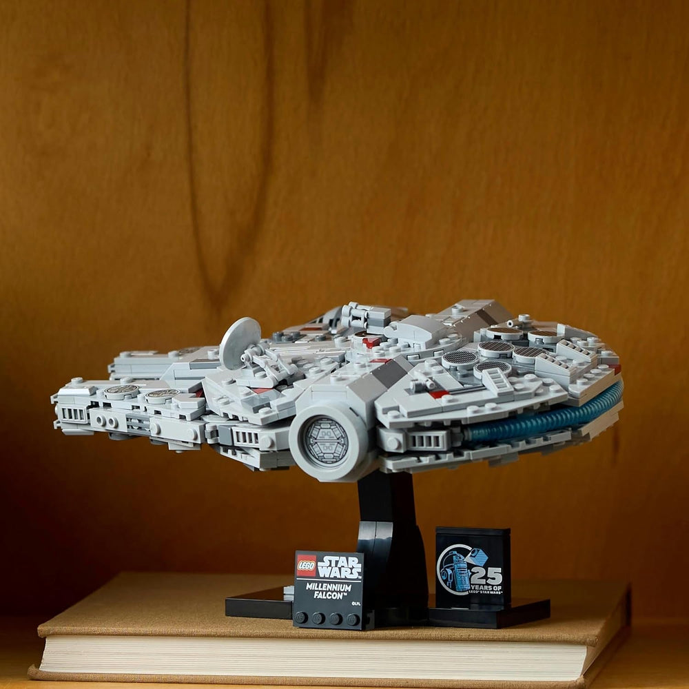 LEGO Star Wars Sokół Millennium Zestaw na 25. rocznicę dla dorosłych Statek do zbudowania Nowa nadzieja Kolekcjonerski model statku kosmicznego Prezenty dla mężczyzn i kobiet 75375 Zestawy do budowania Besuche den LEGO-Store