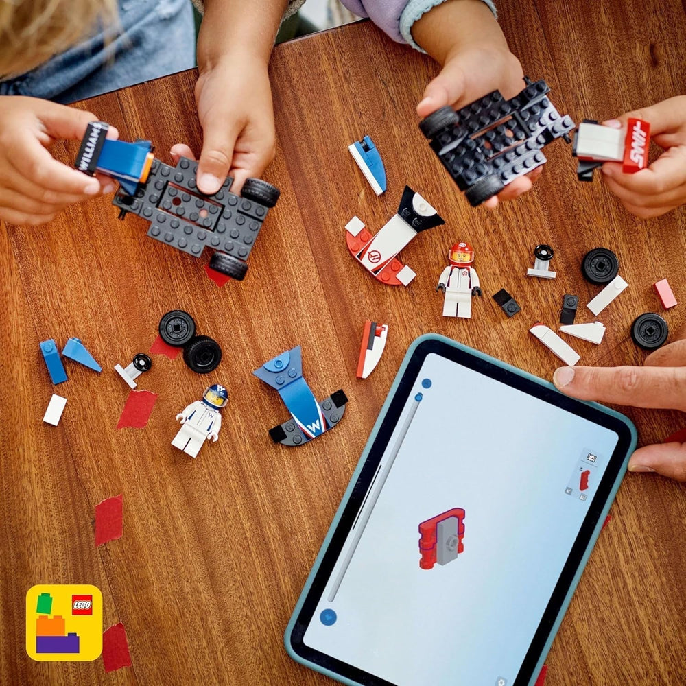 LEGO City Samochody wyścigowe F1 Williams Racing i Haas F1 Racing — zabawka Formuły 1 z samochodami do zbudowania i 2 minifigurkami kierowców wyścigowych — pomysły na drobne prezenty dla chłopców i dziewcząt od 4 lat 60464 Zestawy do budowania Szukaj sklepu LEGO