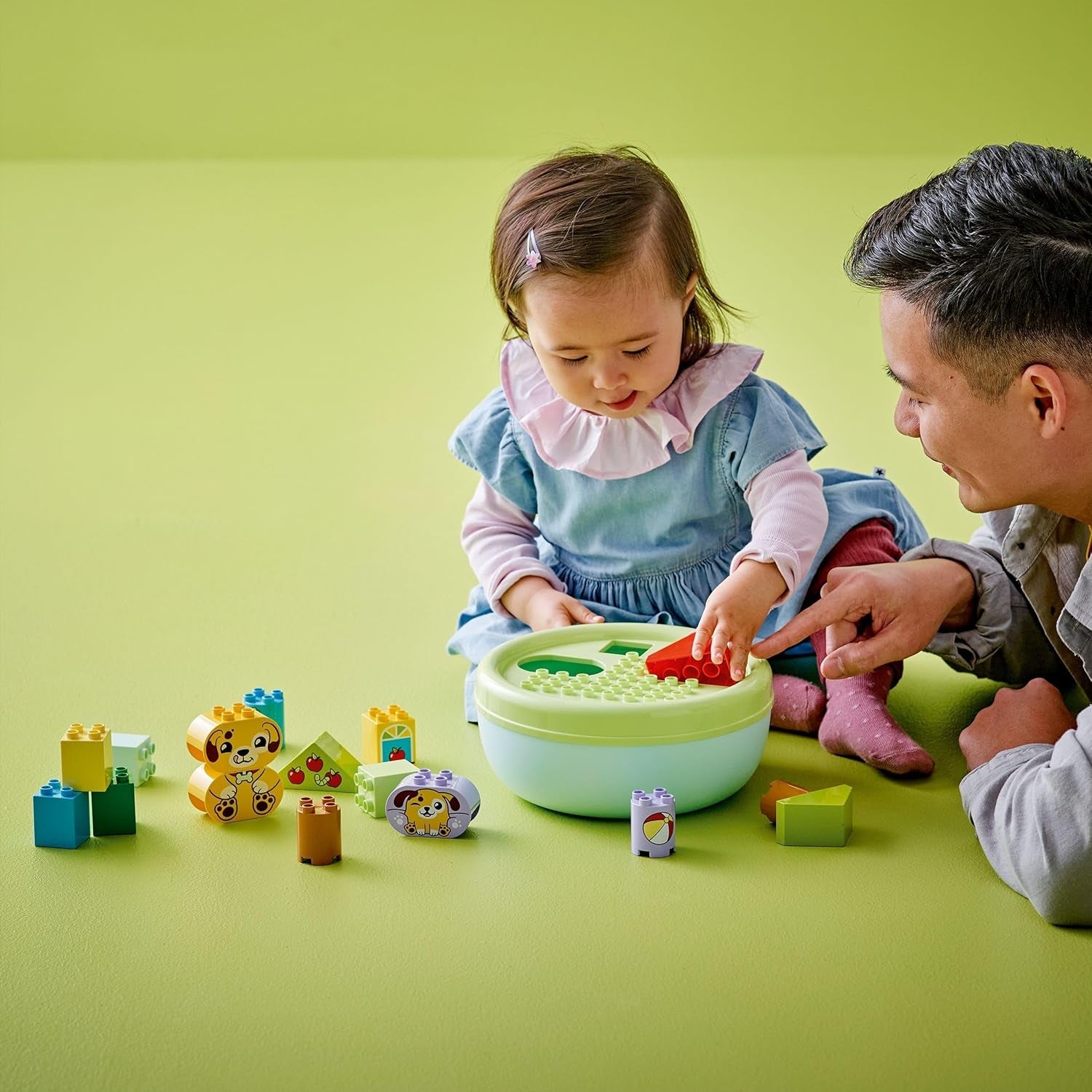 LEGO DUPLO Formsortierer: Welpenhaus - Montessori Sortierspielzeug für Kleinkinder mit bunten Steinen in verschiedenen Formen - Lernspielzeug für Feinmotorik für Mädchen & Jungen ab 18 Monaten - 10441