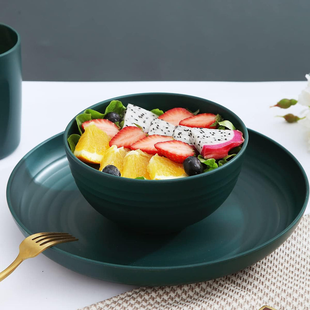 Set de veselă Kyraton din plastic incasabil și reutilizabil, format din 16 piese. Farfurii, căni, boluri și vase ușoare. Ușor de transportat și de curățat. Fără BPA. Pentru 4 persoane.