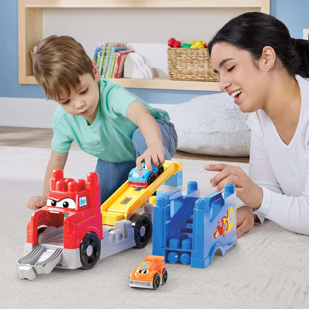 MEGA BLOKS-Bausteine Bausteinset für Kleinkinder, Fast Tracks Rennwagen-Transporter mit 19 Teilen, 2 Rennautos und Aufbewahrung, rot, ab 1 Jahr, JFR29