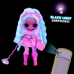 KUPA ŚMIECHU. Niespodzianka! Tweens Neon Pop Stars - Kitty K - 1 Modepuppe z podświetlanymi niespodziankami i ponad 10 modami i akcesoriami dla gwiazd popu, w tym Retro Mikro-Ständer, Geschenk für Kinder ab 4