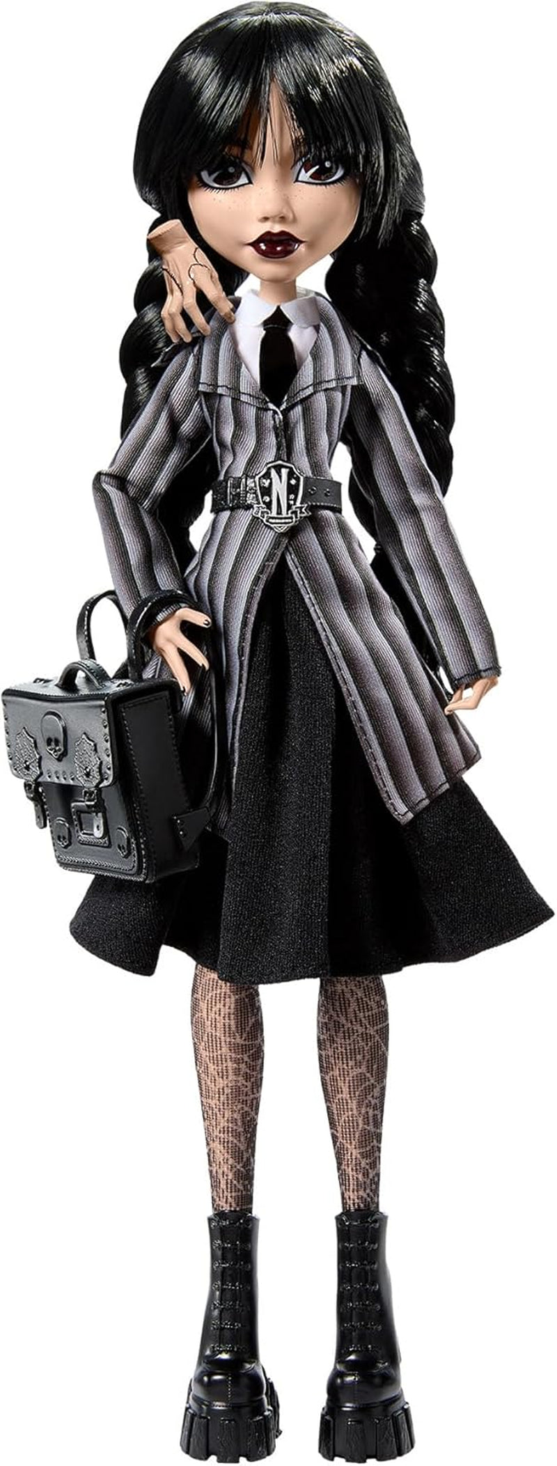 Monster High Wednesday Puppe und Accessoires, Wednesday Addams Sammelfigur in Nevermore Academy Uniform mit Eiskaltem Händchen und Rucksack, Puppenständer, HXJ04