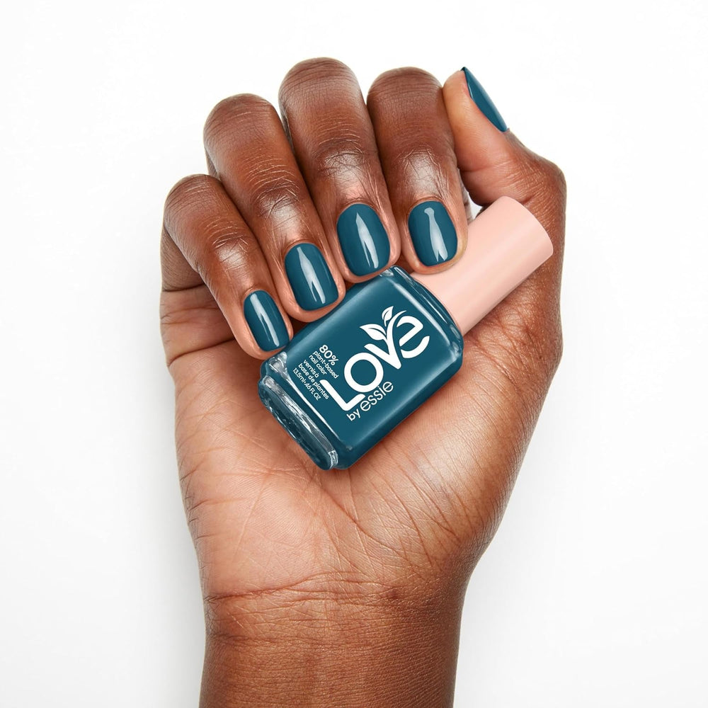 Oja de unghii de lungă durată Essie cu finisaj cremos, timp de uscare scurt și ciobire redusă, formulă vegană, LOVE by Essie, culoare: Nr. 200 doin' my best, verde intens, 1 x 13,5 ml