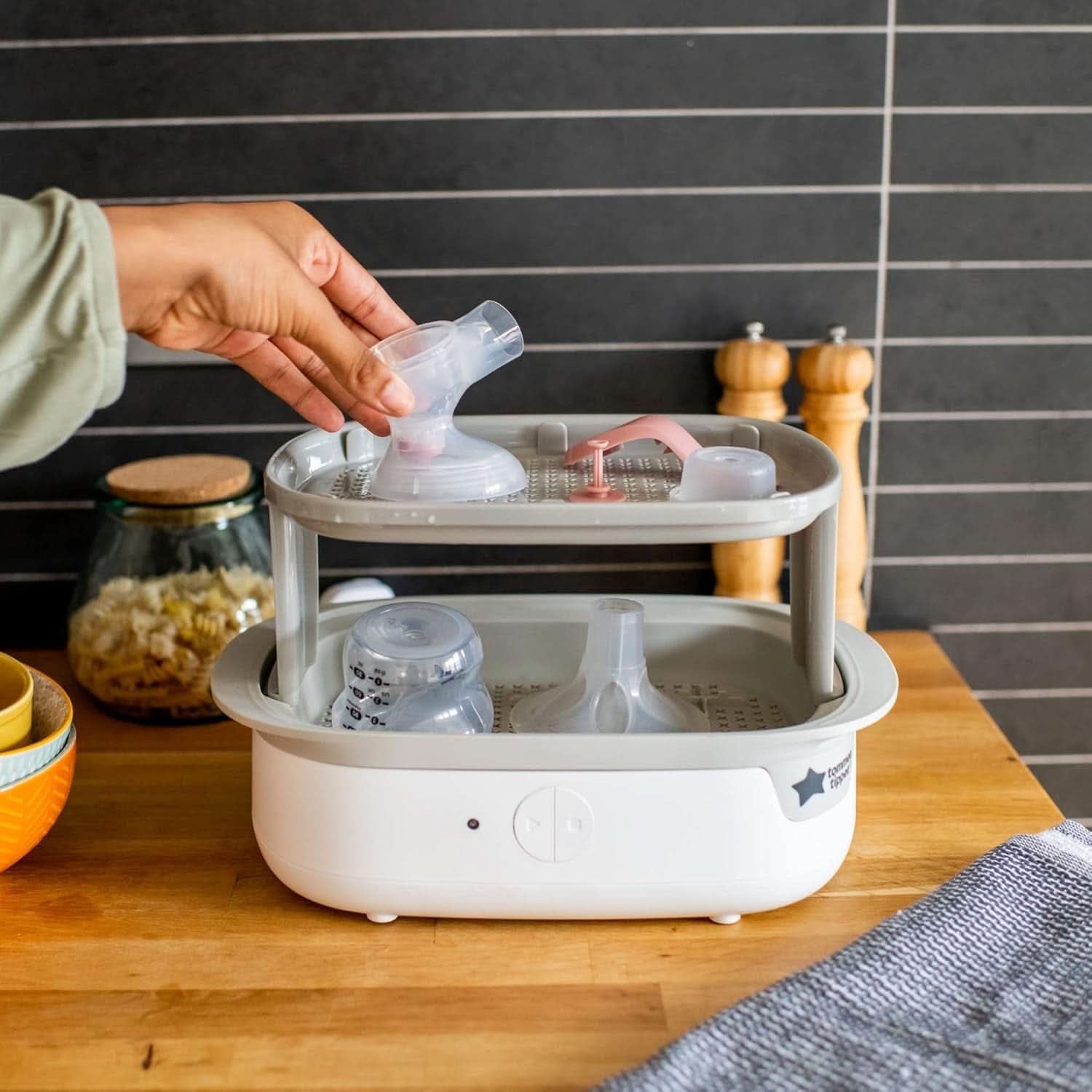 Tommee Tippee Made for Me Manuelle Einzel-Milchpumpe, Starke Saugkraft, Ergonomischer Griff, Tragbare Und Leise Milchpumpe, Samt Babyflasche Akcesoria Żywność i karmienie piersią Sklep Bebe Naty