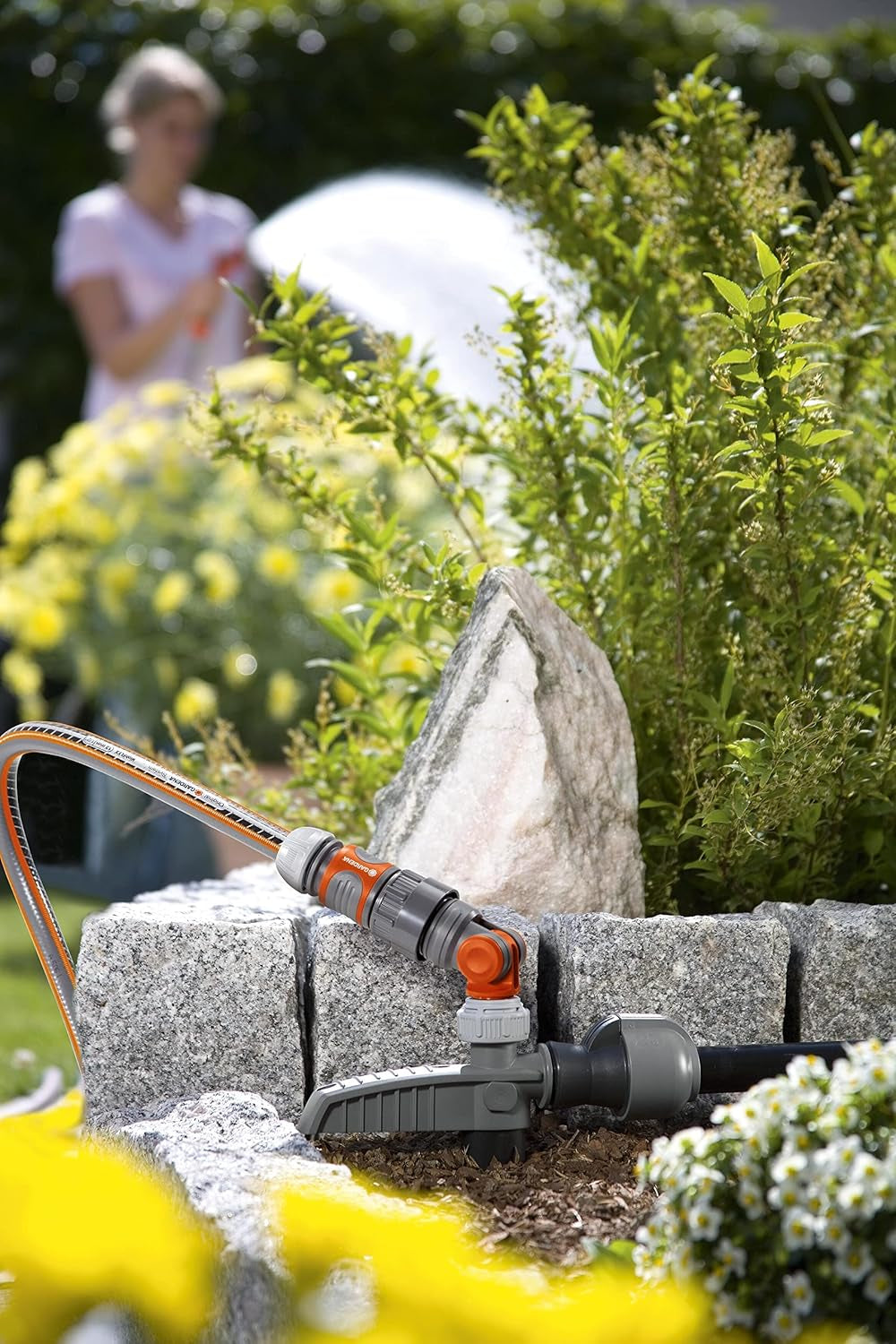 Racord robinet Gardena cu opritor de apă, ieșire apă: conexiune pentru dop de apă (cod articol 8254), ieșire apă (cod articol 8250, 8266), parte a sistemului de conducte (05327-20), gri