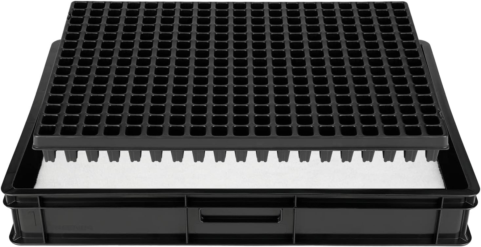 System rozmnażania GW-285 składający się z profesjonalnej tacy na wodę GW657, dopasowanej maty kapilarnej (chłonność wody 3L na m2) i tacy na doniczki z 285 doniczkami (23x23mm, wysokość 54mm) w rozmiarze Euro (600x400mm)