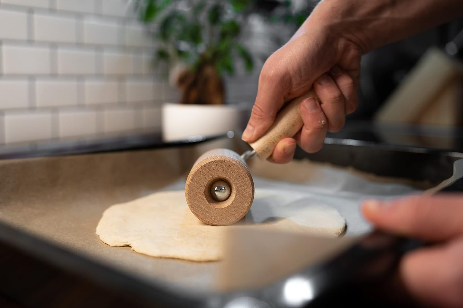 Chinchilla® Backblechroller/Teigroller zylindrisch aus Buchenholz | Der stabilny Pomocnik dla die Küche | Wyprodukowano w Niemczech | Nachhaltige Qualität aus Deutschland | 18x5cm