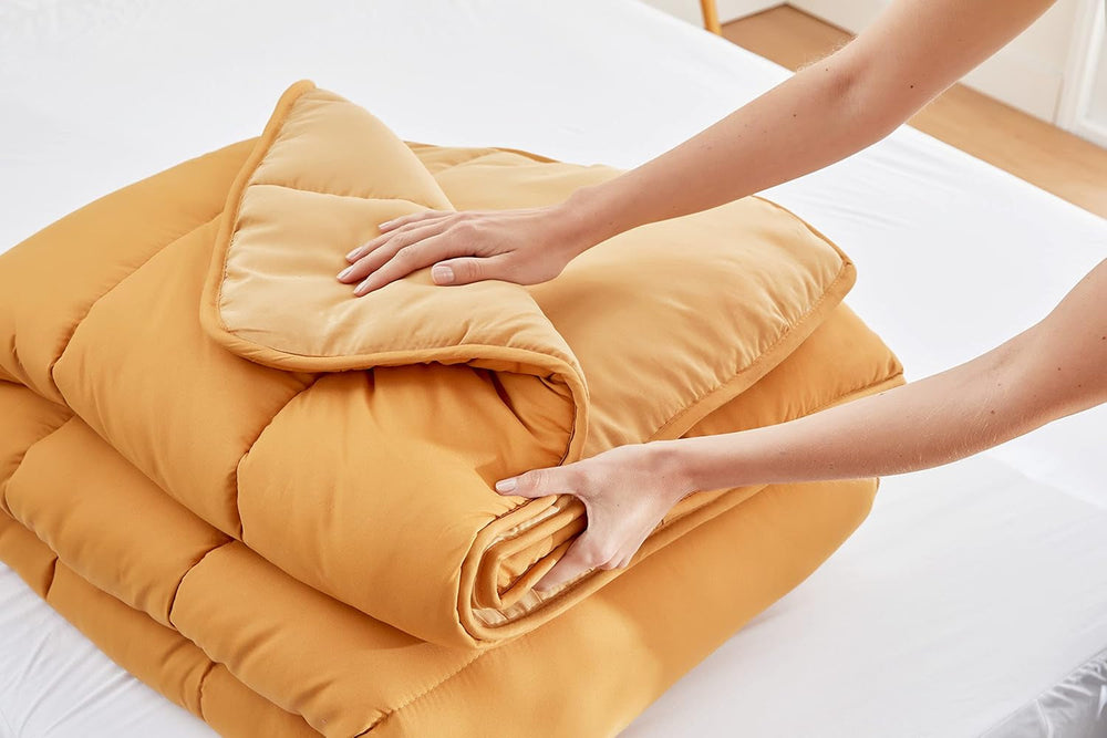 Pikolin Home - Dwustronna kołdra 300 G - Dwukolorowe wypełnienie nordyckie - Do łóżka 90 - wygodne, ciepłe, oddychające, malwa, 150 x 220 cm Kołdry i kołdry Naty Shop