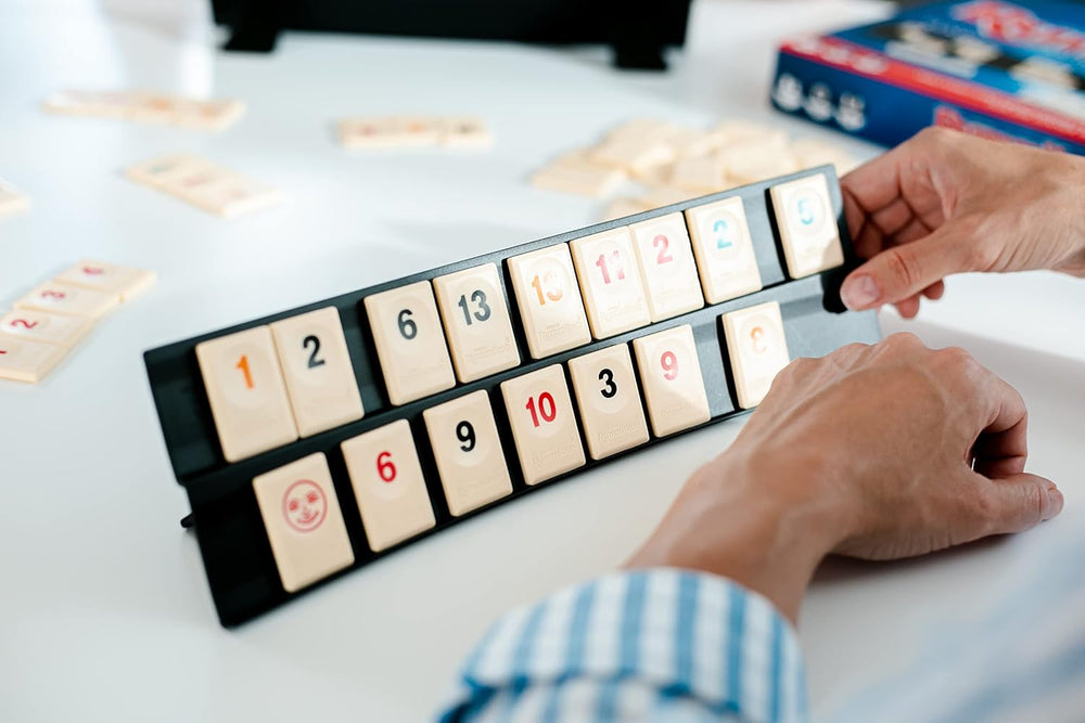 Jumbo Spiele Original Rummikub Classic - der Spieleklassiker unter den Gesellschaftsspielen - für Erwachsene und Kinder ab 7 Jahren JUM17571 Wielokolorowy 2,7 ​​x 3,7 cm