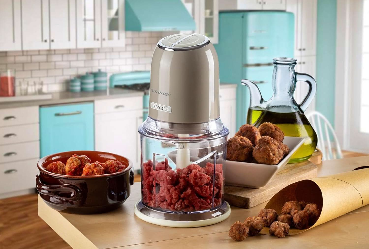 Ariete Vintage 438, Retro Elektrischer Gemüse- Und Ice-Crusher Mit 2 Geschwindigkeitsstufen, 4 Edelstahlklingen, Rutschfesten Standüßen, 600 Ml Fassungsvermögen, 400W, Beżowy Matka i Dziecko Naty Shop