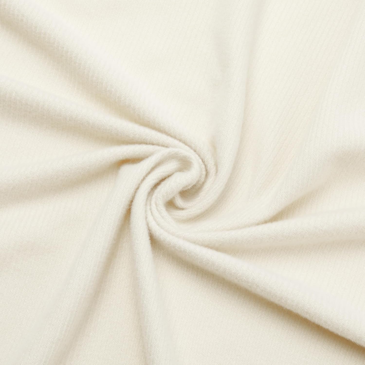 Koc Amazon Basics, lekki, poliester z recyklingu, przytulny koc z dekoracjami pokoju, 127 x 152 cm, kość słoniowa z niebieskim wzorem Sprawdź łóżka i koce Besuche den Amazon Basics-Store