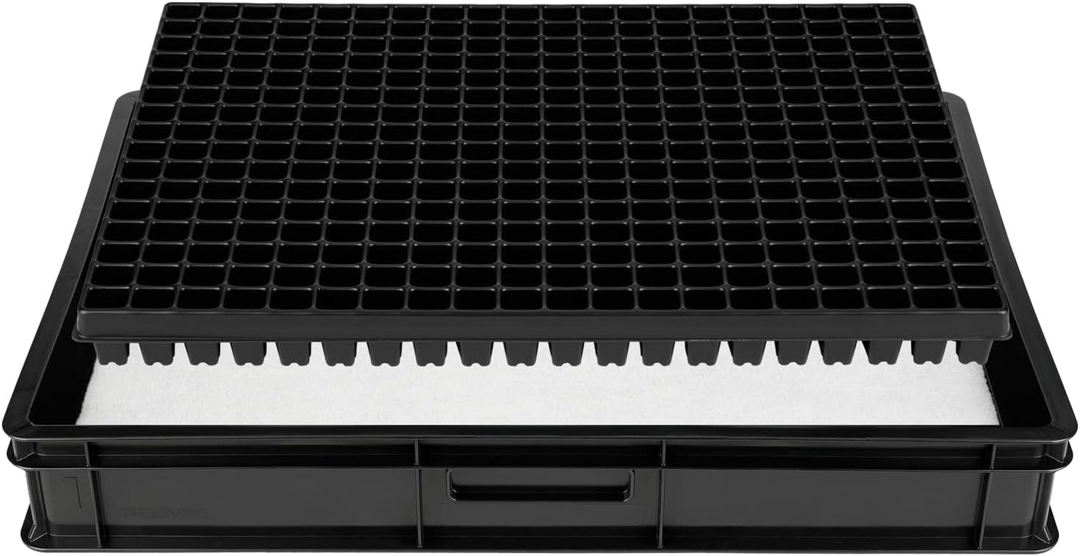 System rozmnażania GW-285 składający się z profesjonalnej tacy na wodę GW657, dopasowanej maty kapilarnej (chłonność wody 3L na m2) i tacy na doniczki z 285 doniczkami (23x23mm, wysokość 54mm) w rozmiarze Euro (600x400mm)