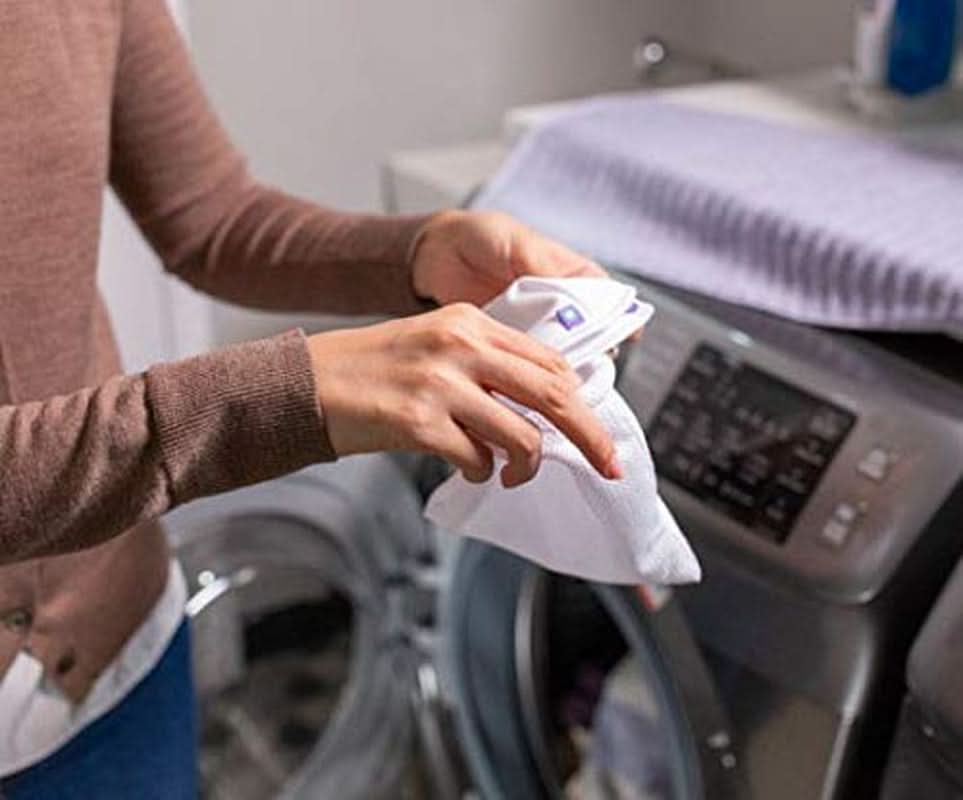 Zmywalne wkładki laktacyjne Lansinoh - Opakowanie 4 szt., w tym siatka na pranie - Wyjątkowo chłonne, super miękkie i wielokrotnego użytku Żywność i akcesoria do karmienia piersią Bebe Naty Shop